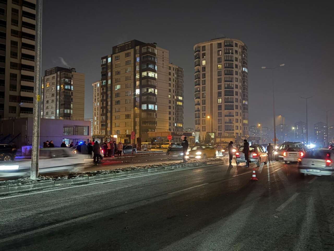 Kaza sonrası kesilen elektrikler, 2 ayrı kazaya daha neden oldu 6